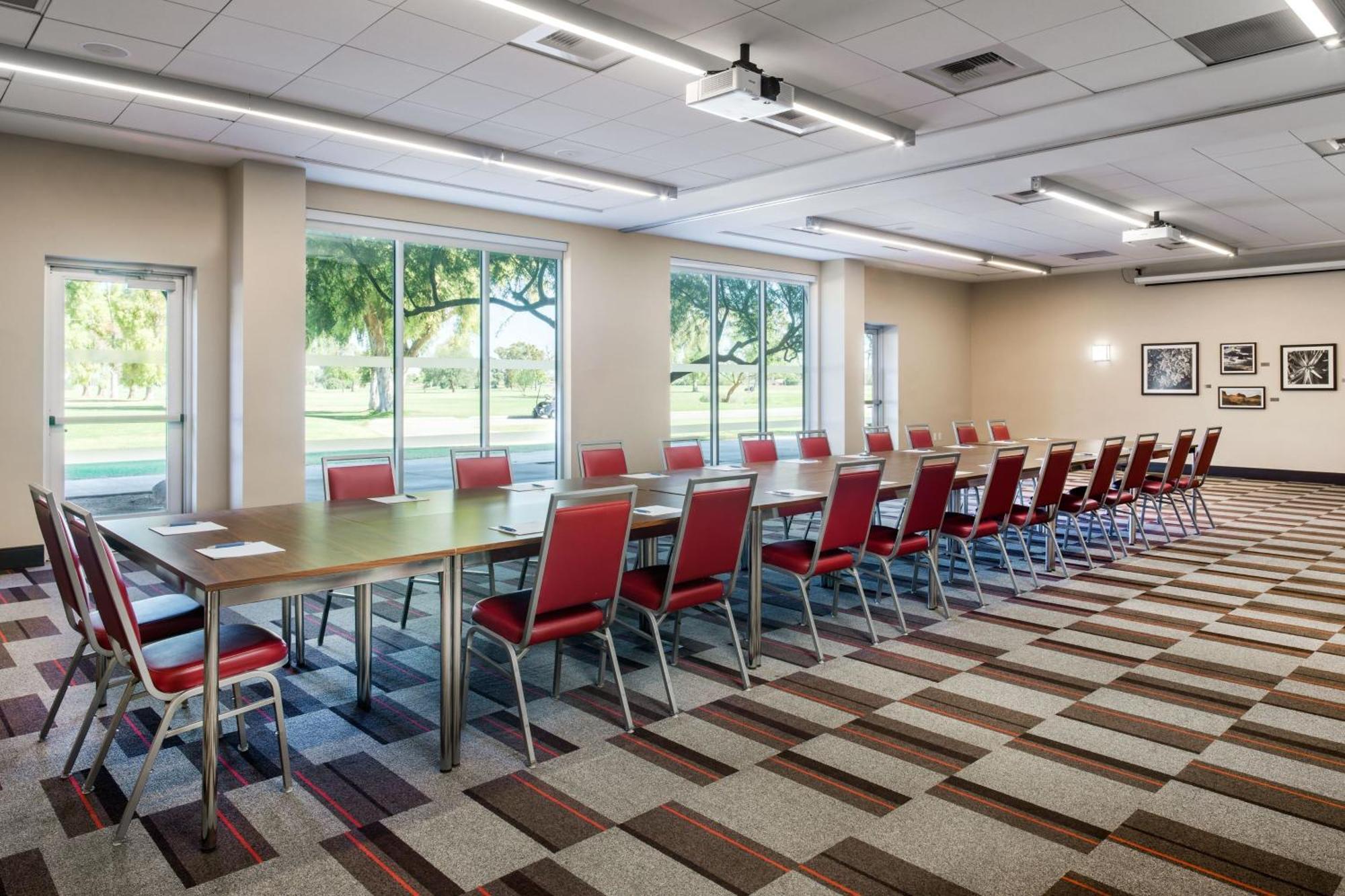 Four Points By Sheraton At Phoenix Mesa Gateway Airport Экстерьер фото