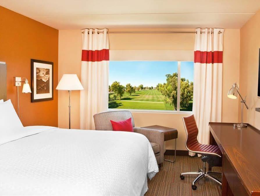 Four Points By Sheraton At Phoenix Mesa Gateway Airport Экстерьер фото